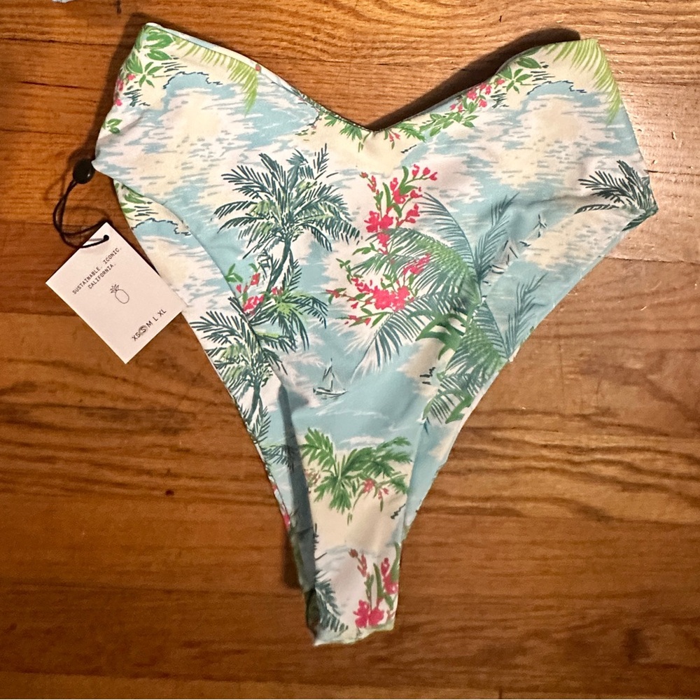 Skatie Swim Bottoms in Poipu